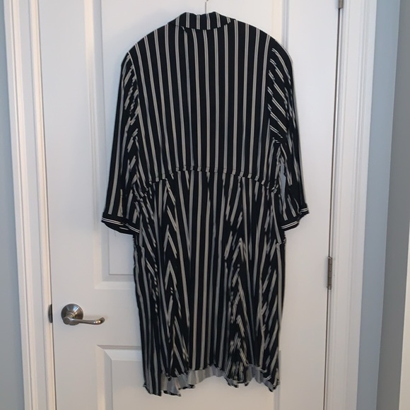 Torrid Black & White Striped Mini Challis Button-Front Shirt Dress - 1/1X - Picture 4 of 7